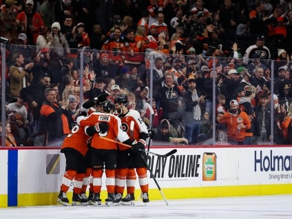 philadelphia flyers team group hug